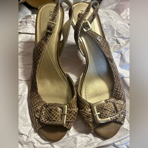 💘5 for $25 / Anne Klein Snakeskin Brown Slingback Heels